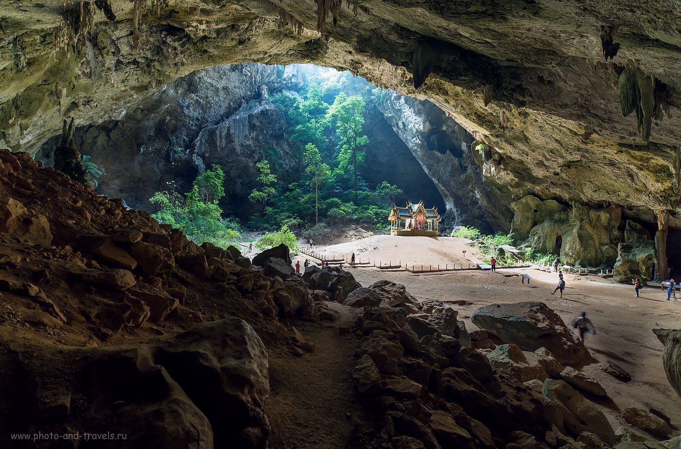 Фотография 14. Оцените динамический диапазон матрицы фотоаппарата Никон Д610. Пещера (Phraya Nakhon cave снята одним кадром. Объектив Самъянг 14/2,8. (100, 14, 9.0, 0.4 сек.)