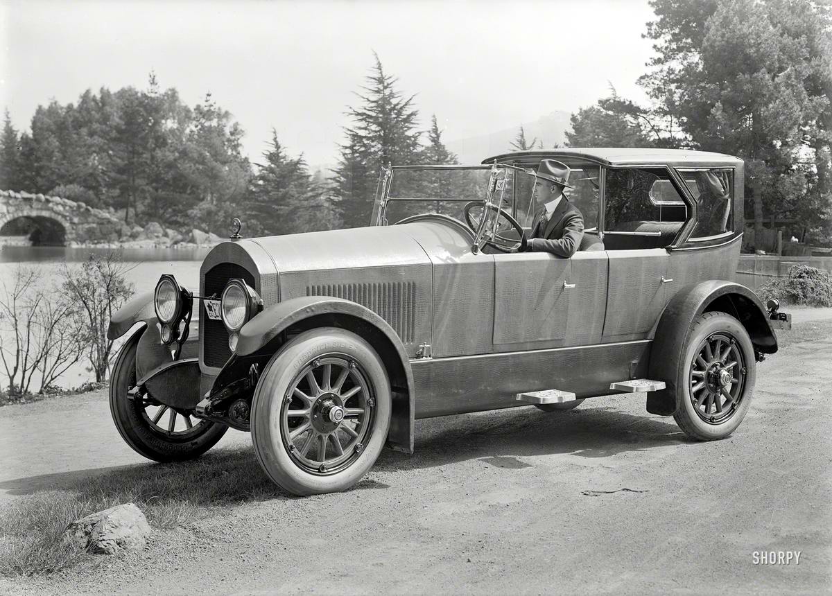 Сделан из хищника: автомобиль с обшивкой из крокодиловой кожи (1919 год)