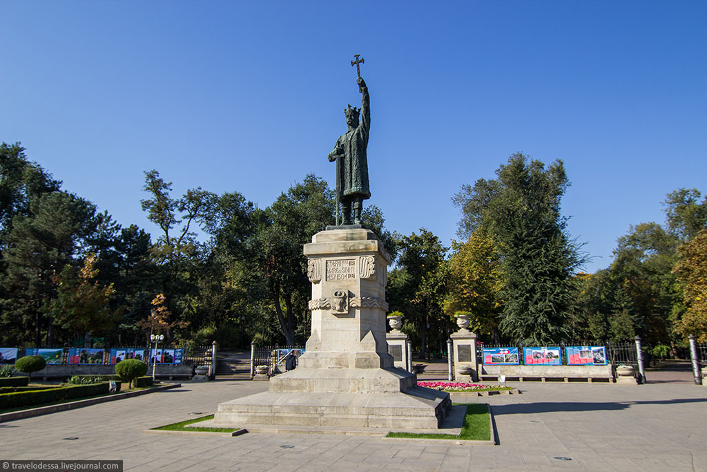 Молдавский уик-енд под широким углом и двумя Майданами