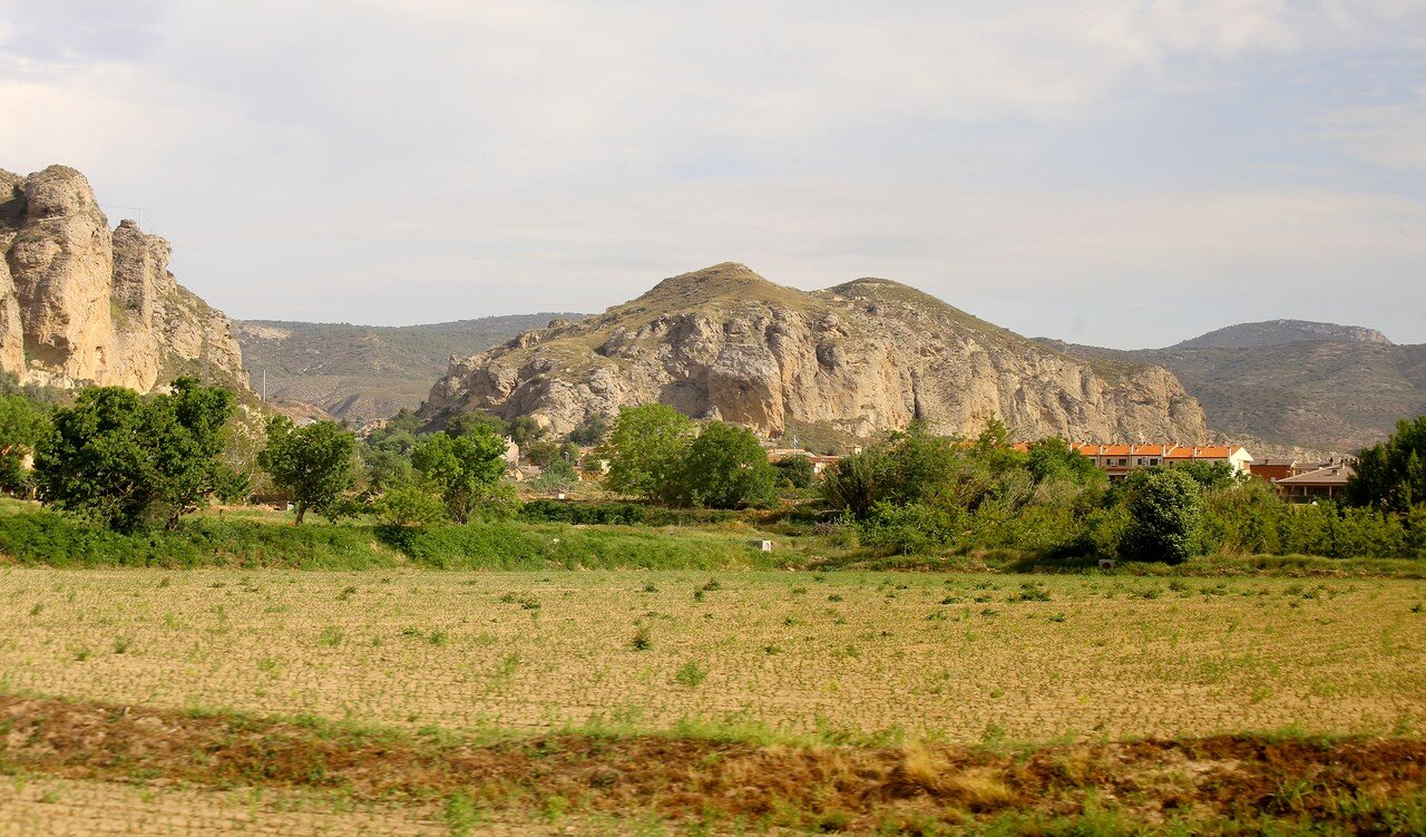 Leida-Pobla de Segur train tip. Serra de Montsec landscapes