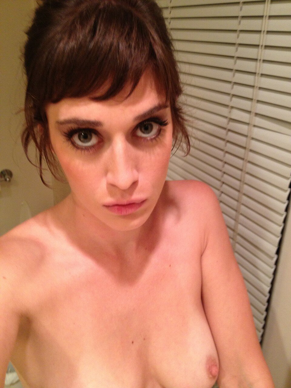 Lizzy caplan the fappening