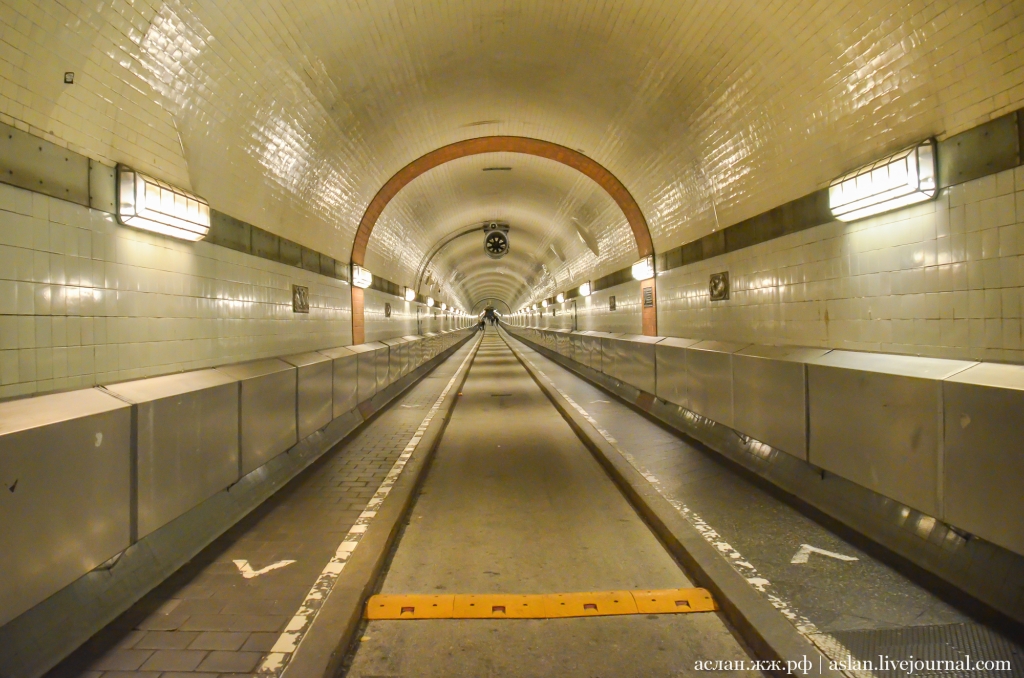 Как устроен старый тоннель под Эльбой в Гамбурге