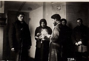 Крещение младенца в русской церкви (10/II.1918.)