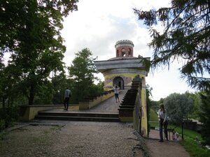Башня-руина, достопримечательности Екатерининского парка в Пушкине