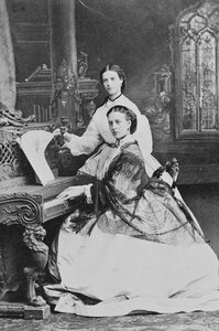 1863. Александра Датская и принцесса Дагмар Датская