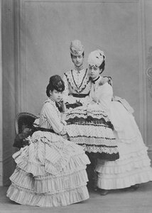 1874. Александра Датская и цесаревна Мария Фёдоровна и принцесса Тира Датская