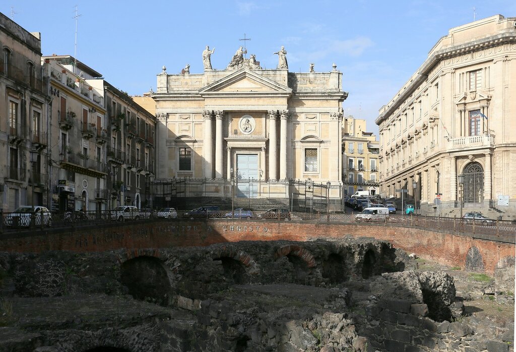 Roman amphitheatre excavations, Catania