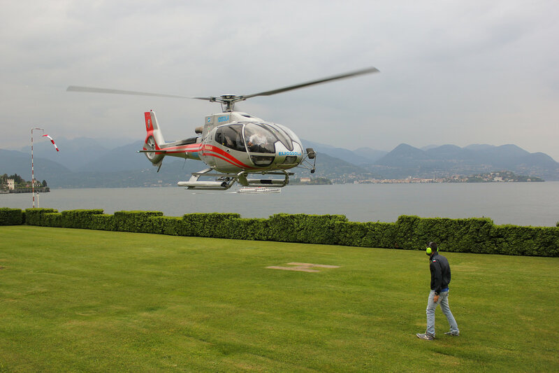 Вертолеты над озером