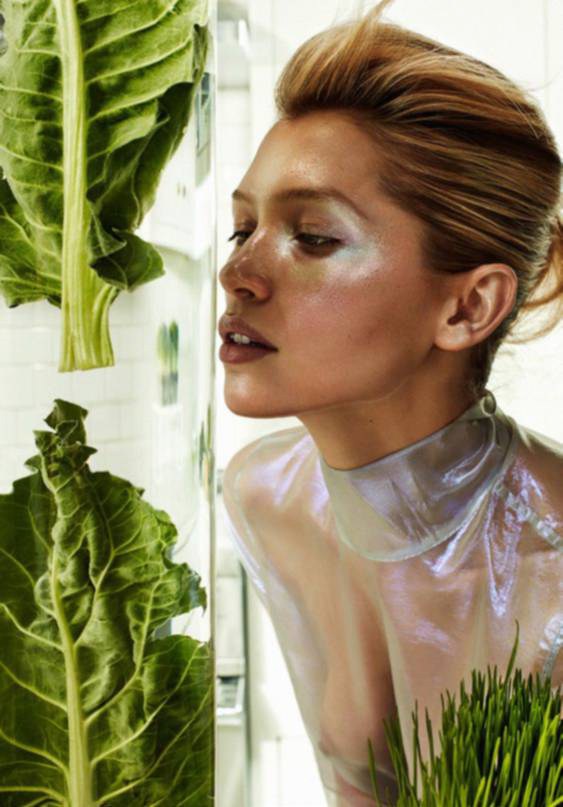 The New Green Power для Vogue Paris May 2017 / Модель Hana Jirickova Фотограф Alique