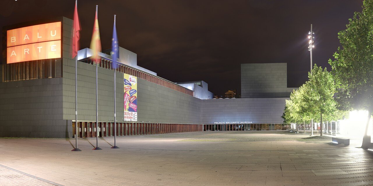 Pamplona. Palacio de Congresos y Auditorio de Navarra)