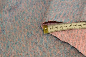 НТ211 продано остаток 2,50м 950руб-м Пальтово-костюмный трикотаж-букле , цвет розово-голубой,трикотаж средней толщины,теплый,для легких пальто,теплых  жакетов,жилетов,юбок,ширина 1,55м,шерсть 15%,пэ 85%