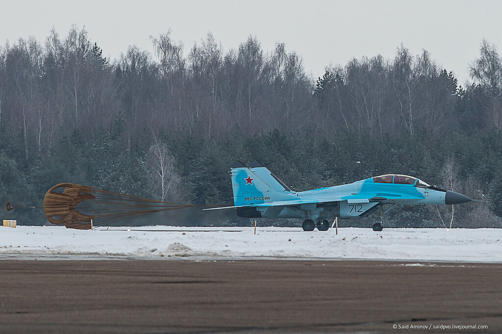 Mikoyan MiG-35 Fulcrum-F2  (Caza polivalente de 4,5ª generación rusia ) 0_11fd30_b7e8895a_XXL