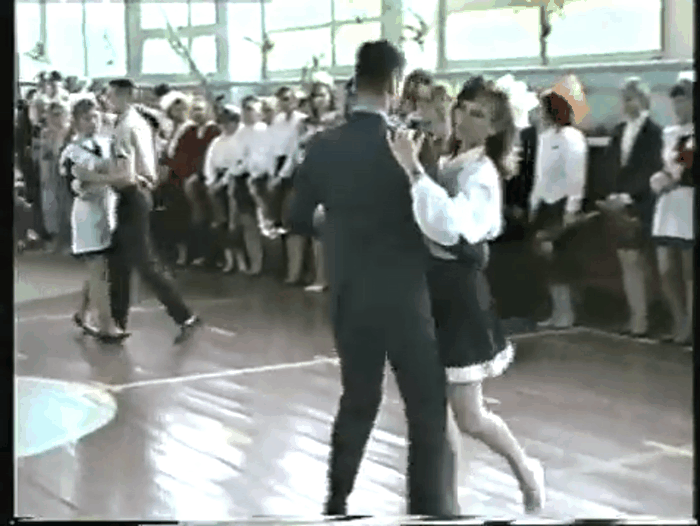 Школа танцев. Выпускники школы танцуют. Вальс. Школьный вальс. Школа танцев вальс
