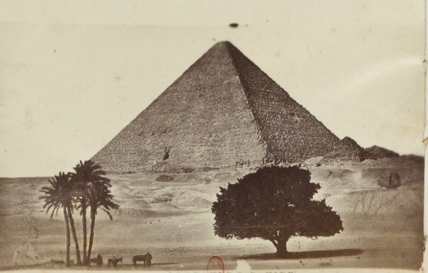 Формы пирамид в древнем египте. Пирамида Хеопса изначальный вид. Пирамиды Гизы. Пирамида Хеопса изначально. Первоначальный вид пирамид.