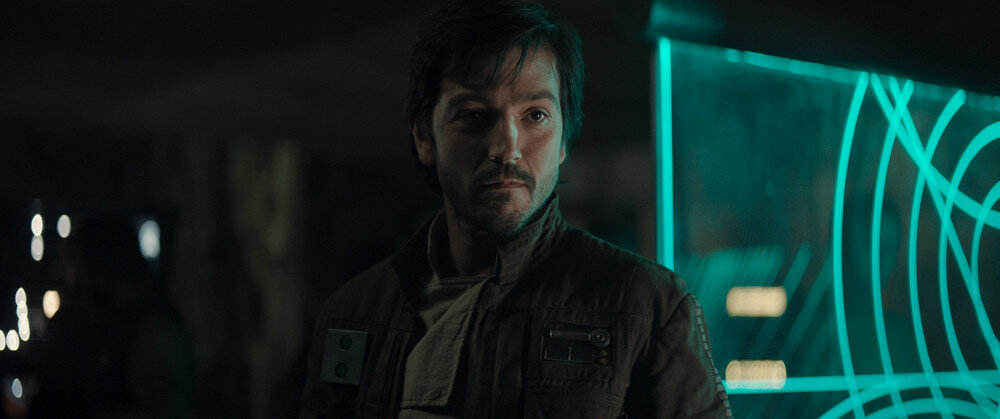 Rogue One: A Star Wars Story..Cassian Andor (Diego Luna)..Ph: Film Frame..© 2016 Lucasfilm Ltd. All Rights Reserved.