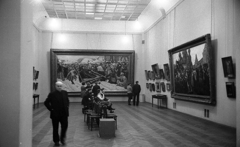 ...НАШ АДРЕС СОВЕТСКИЙ СОЮЗ. Москва, Третьяковская галерея, 70-е годы