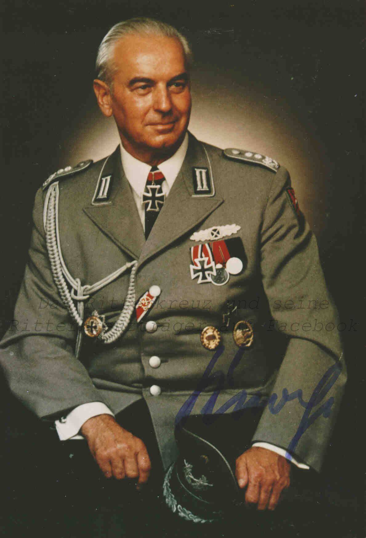 Ношение наград Рейха на униформе Бундесвера.  ( 40 фото )