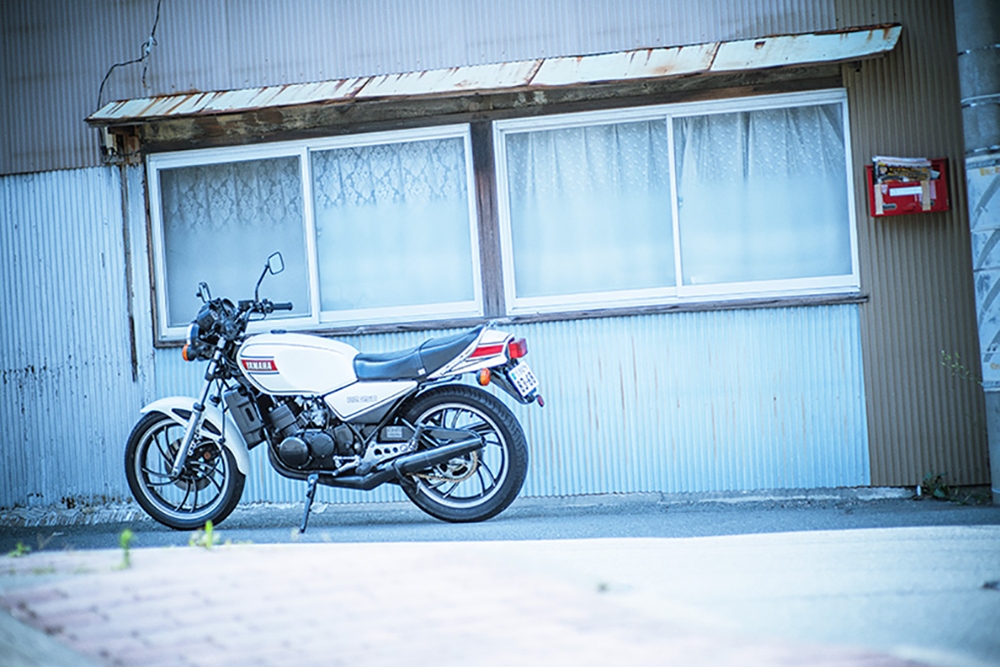 Мотоцикл Yamaha XSR900 Authentic (фото)
