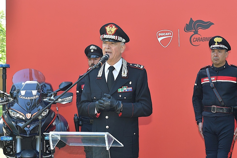 Итальянские карабинеры получили партию полицейских мотоциклов Ducati Multistrada 1200 S / Multistrada 1200 Enduro