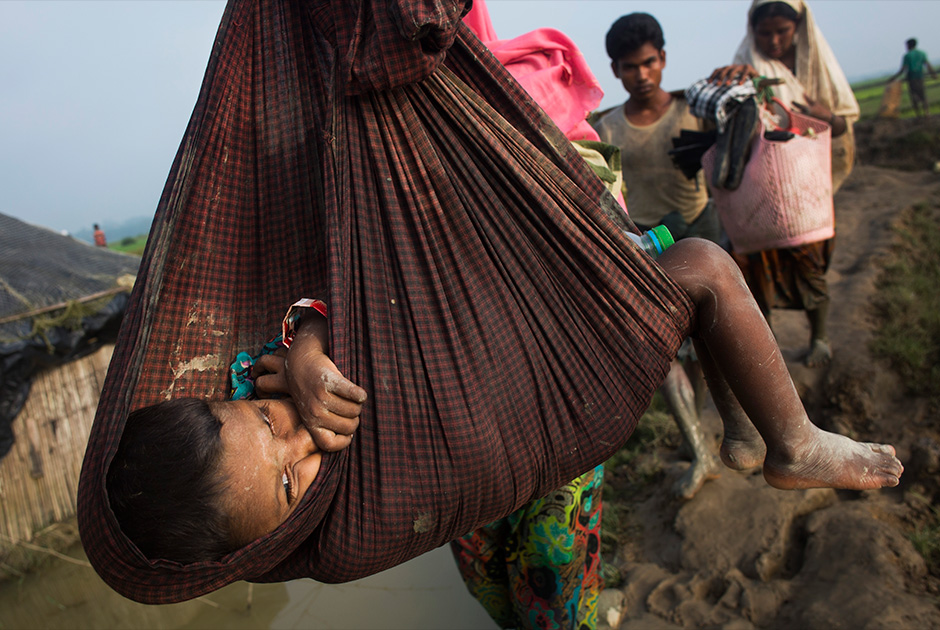 Мусульмане массово бегут из Мьянмы, стараясь спастись от насилия со стороны властей