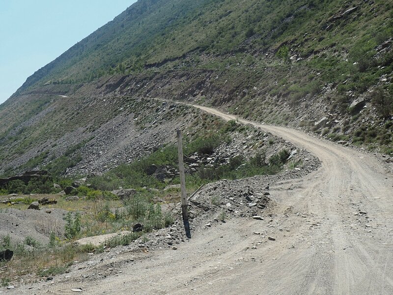 Дорога на перевале Кату-Ярык (Road on the pass Katu-Yaryk)
