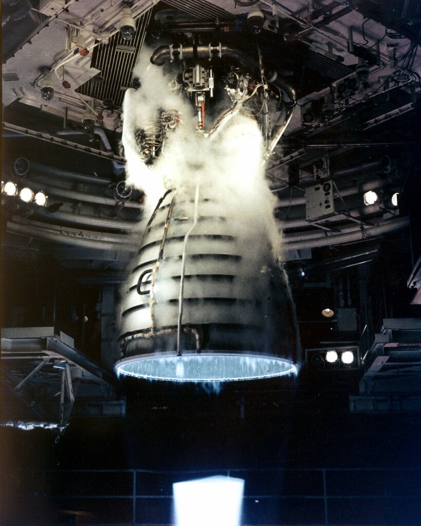 Началась установка двигателей на первую ступень SLS ракеты, программы, Artemis, После, будет, Shuttle, Space, двигателями, корабль, миссии, двигателей, ступень, разНа, четырьмя, намечен, формально, модифицированными, запуск, первый, момент