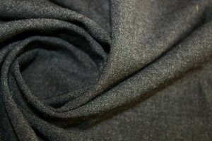 ТК163 950руб-м Костюмно-плательная шерсть стрейч,цвет  темно-серый (шерсть 97%,эл-н 3%),ткань очень мягкая,приятная,пластичная,отлично тянется,для   платьев,юбок,брюк,жакетов,жилетов,ширина 1,58м (2).JPG