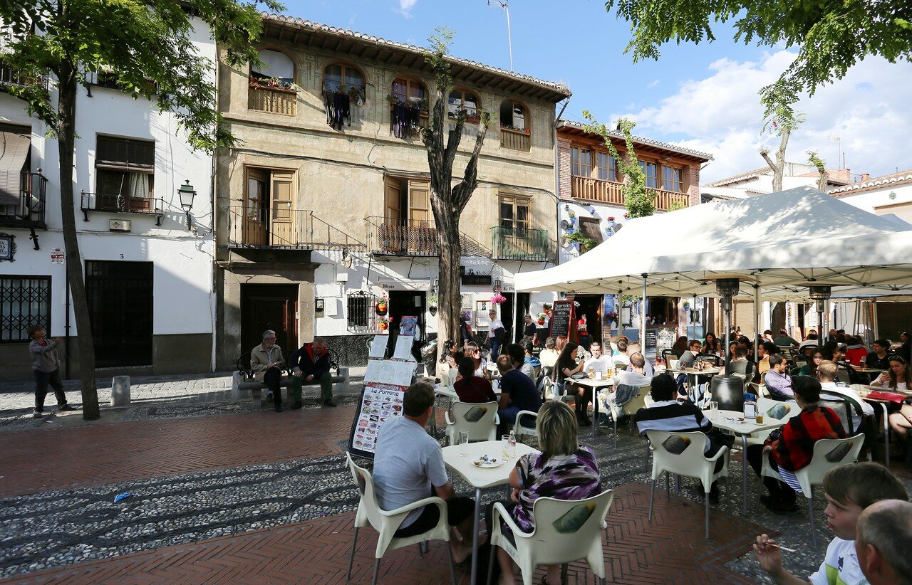 Granada. Larga Square (Plaza Larga)