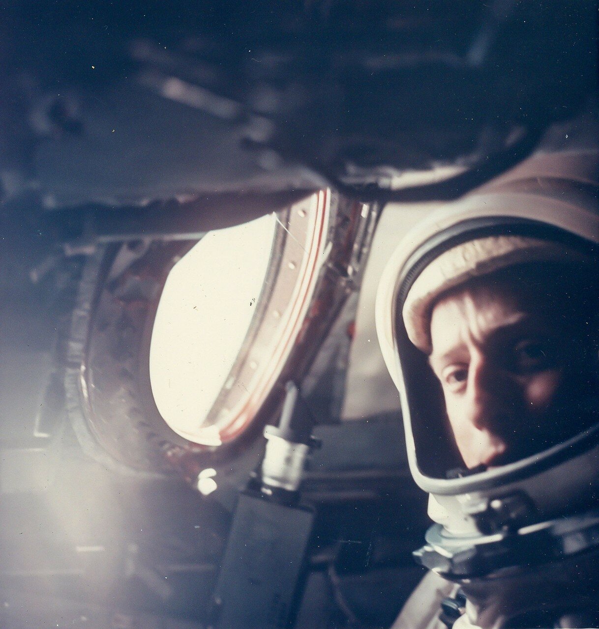 40. 1965, 21 августа. Портрет космонавта Чарльза Конрада, сделанный во время полета «Джемини»-5
