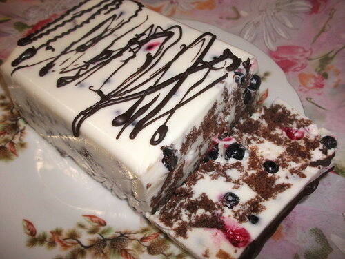 Сметанно-бисквитный десерт с чёрной смородиной 0_14caa3_d2fe6245_L