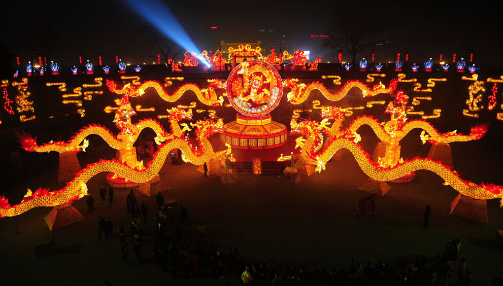 New years festival. Чуньцзе 2023. Китайский новый год (Chinese New year). Праздник фонарей в Китае дракон. Чуньцзе праздник весны.