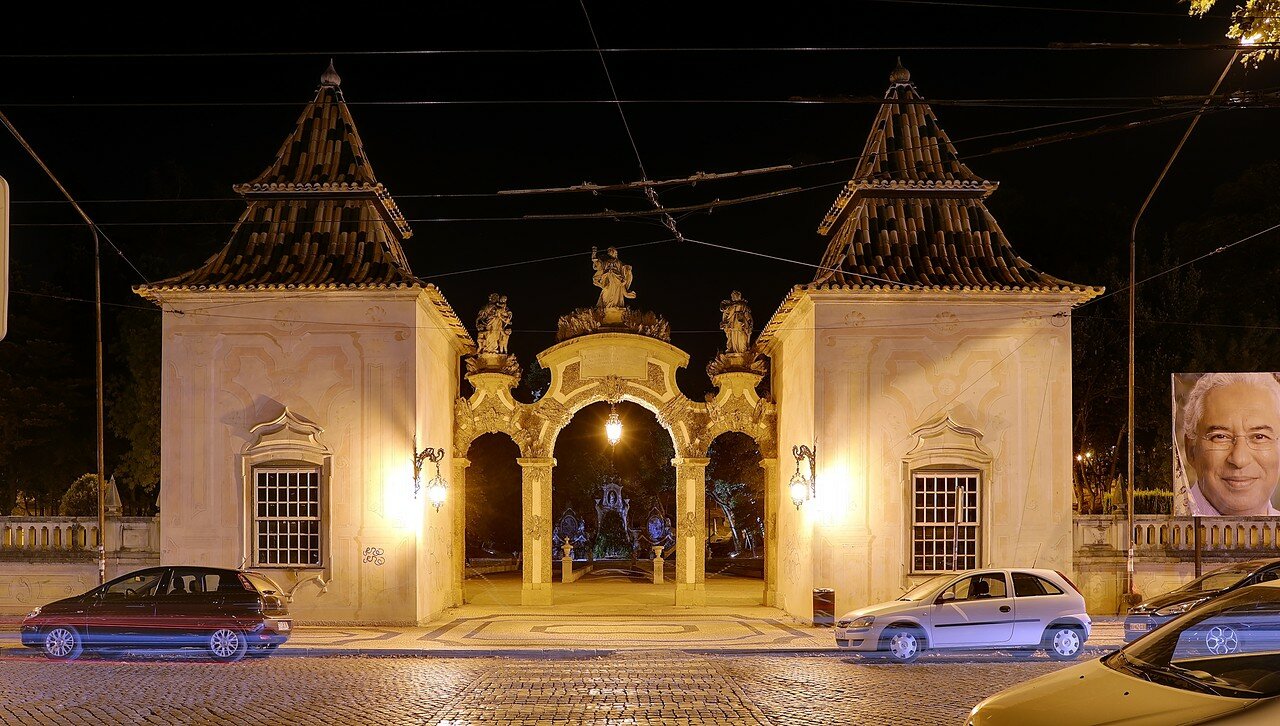 Night Coimbra. Santa Cruz Park (Parque de Santa Cruz)