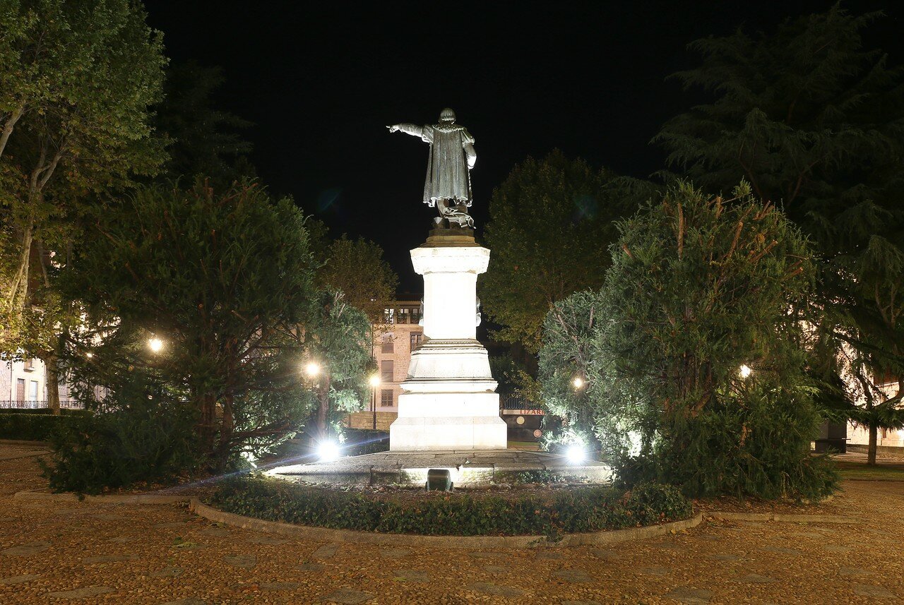 Ночная Саламанка. Площадь Колумба (Plaza de Colón)