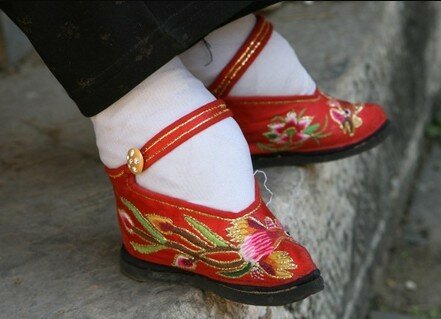 Китай. "Лотосовые ножки"