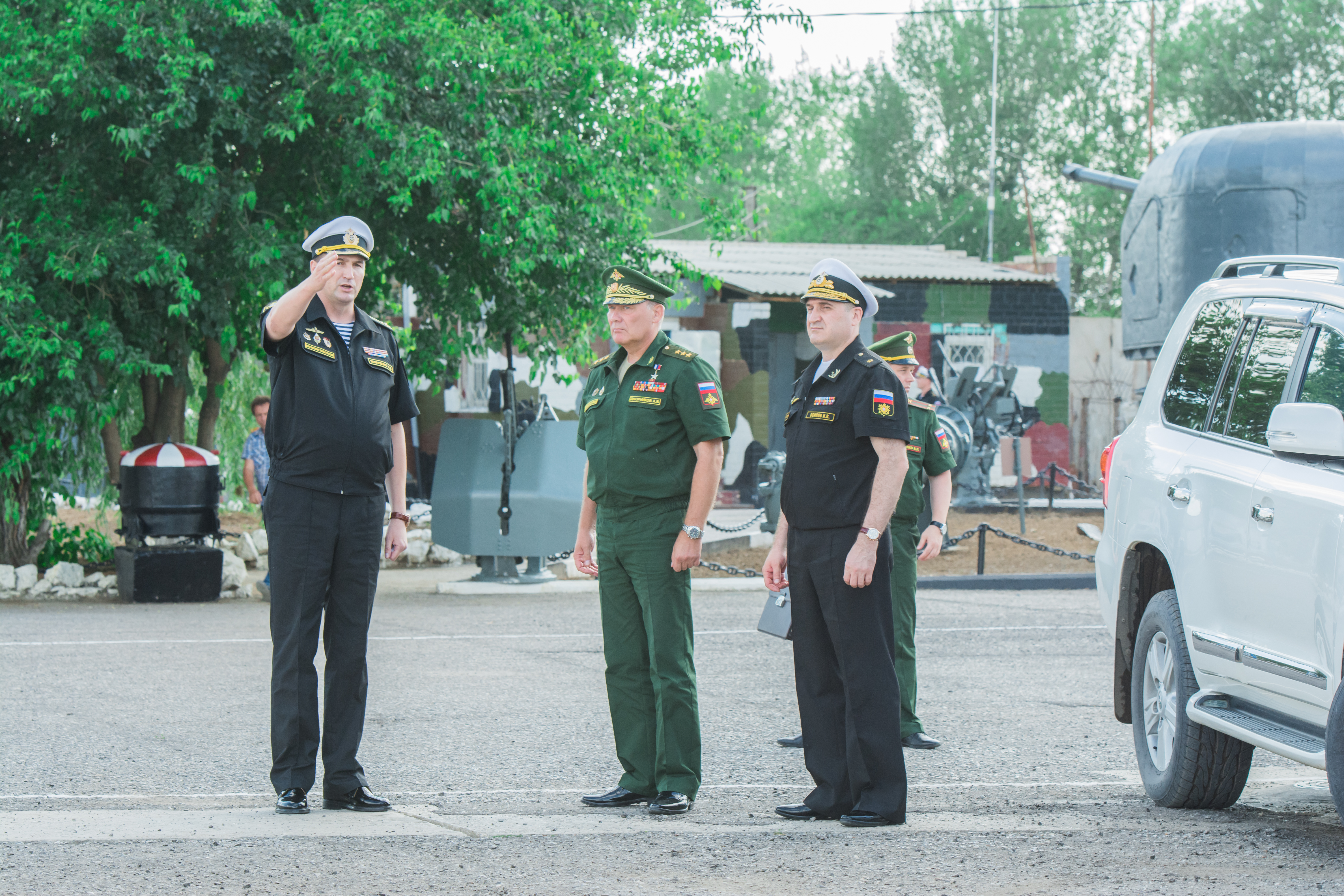 Командующий войсками ЮВО генерал-полковник Александр Дворников посетил Каспийскую флотилию