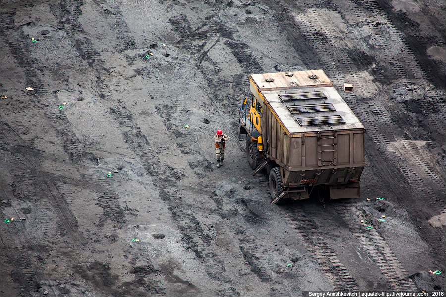 Как добывают уголь в карьере