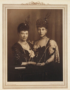 1910. Вдовствующая императрица Мария Федоровна и королева Александра