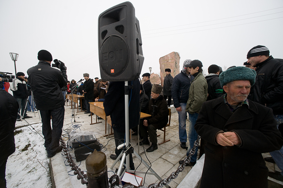 Чечня. 23 февреля 2009. Митинг памяти репрессированных