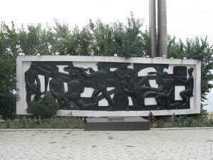 Памятник труду в Приморском