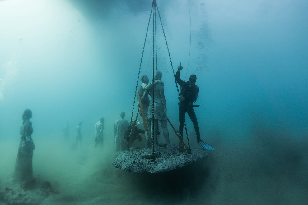  9. Первый подводный музей в Европе займет на дне площадь около 400 кв.м... Он будет расположен 
