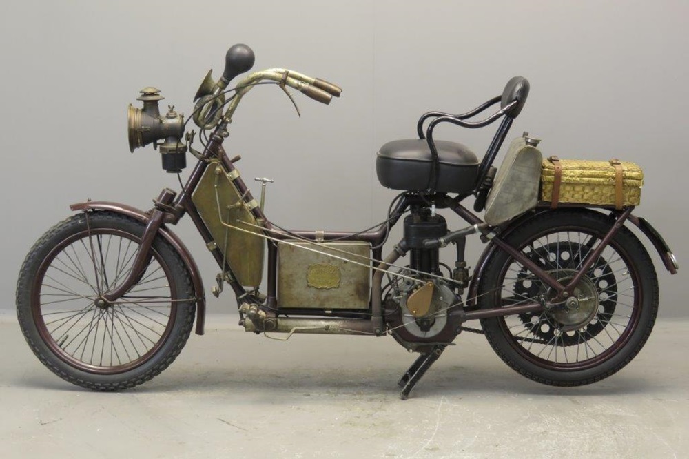 Старинный скутер AutoFauteuil 350 1908