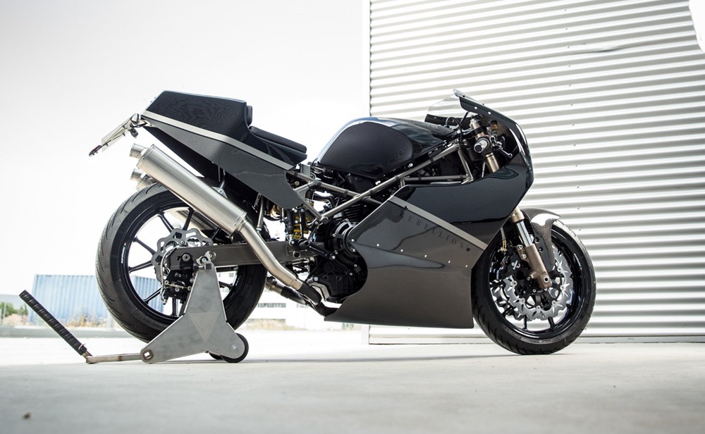 Rebellion Of The Machines: кафе рейсер  Ducati F1R