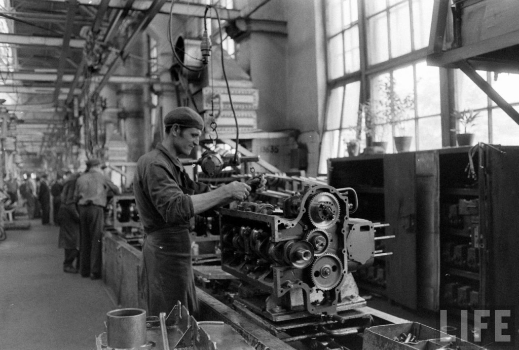 Минский тракторный завод в журнале «Лайф» в 1960 году