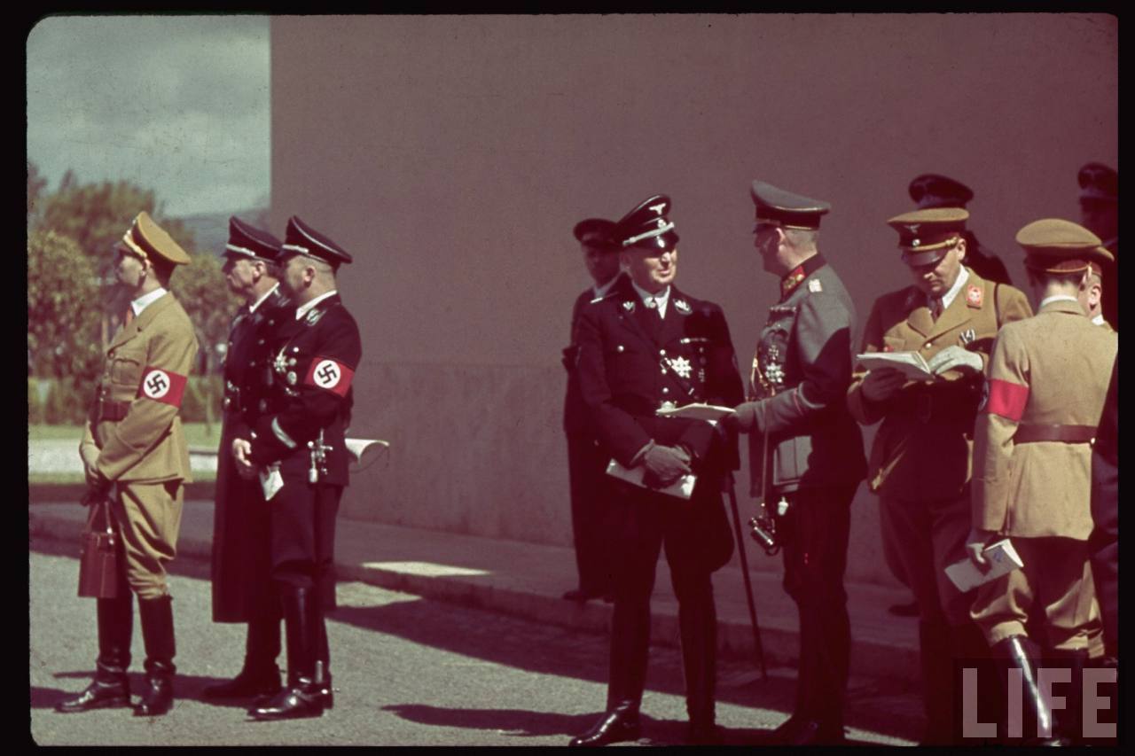 Фашистская германия парад. Германия 3 Рейх. «Третий Рейх в цвете» (1998). 3 Рейх в цвете.