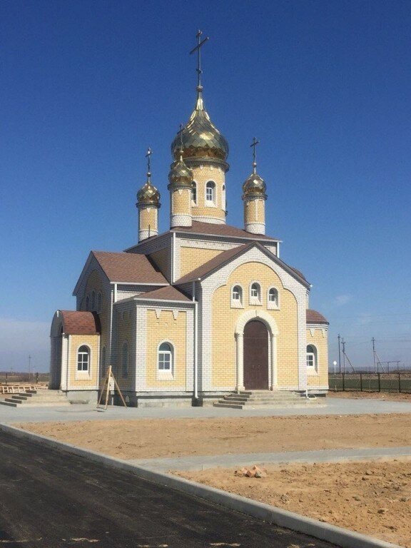 Султанов и Газгиреев подсобили в строительстве православного храма