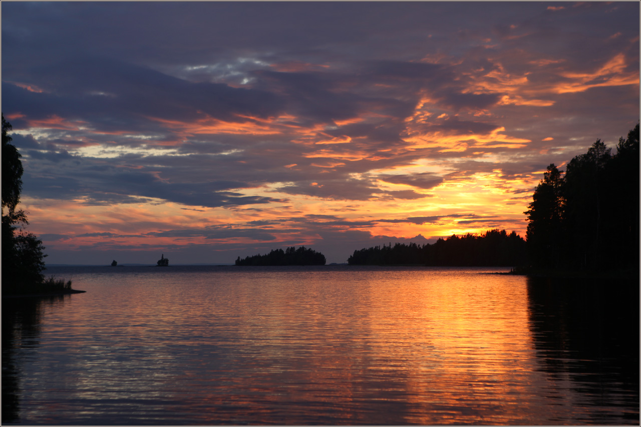 Онежское озеро район. Онежское озеро Вытегра. Вытегра белое озеро. Онежское озеро Вологодская. Озеро Онега Вологодская область.