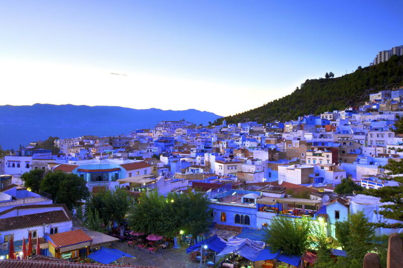 Город в Марокко полностью покрыт небесно голубой краской