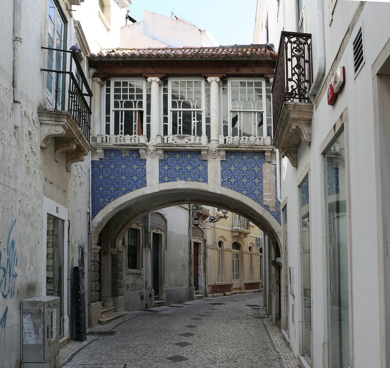 Leiria. House with an arch (Casa do Arco)