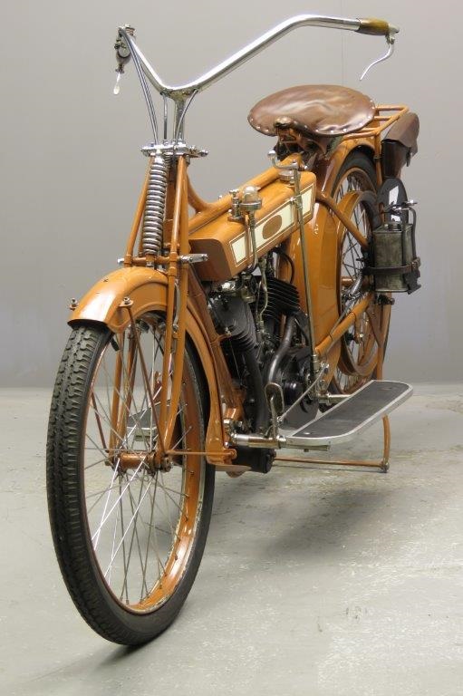 Старинный мотоцикл Motosacoche 2CV 1912