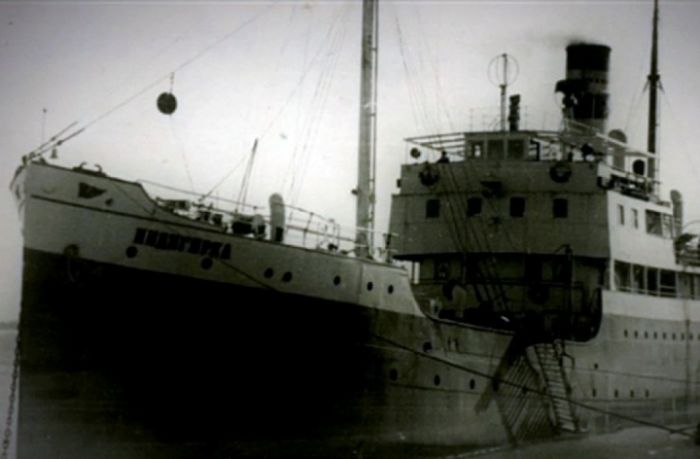 В мае 1940 года Королев возвращается в Москву. При этом в Магадане он не попал на пароход «Индигирка